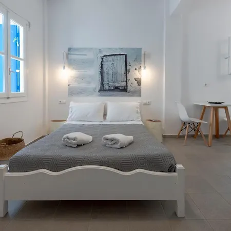 Appartement White And Grey Chora *